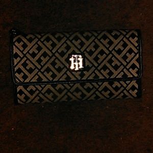 Tommy Hilfiger wallet
